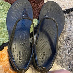 New! Crocs Isabella T-Strap Black Sandals 7  Discontinued Style